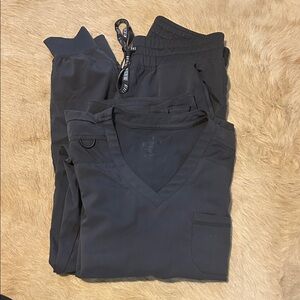 Med Couture Touch Scrub Set